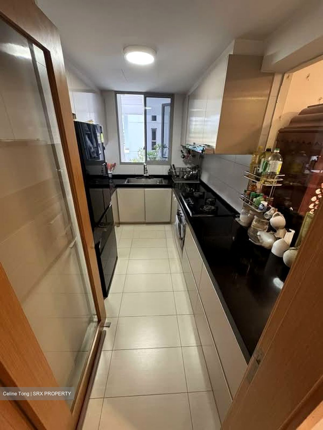 Prive (D19), Condominium #573885081